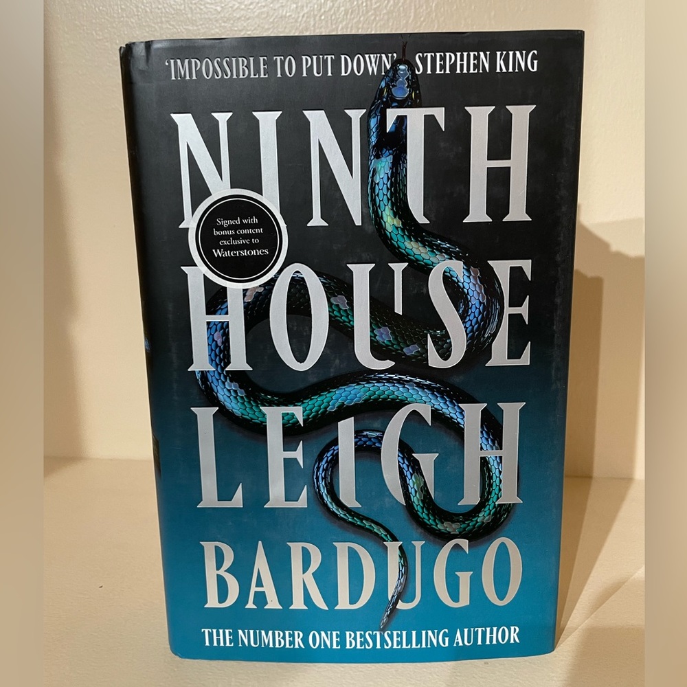 Ninth House Leigh Bardugo - signed bonus content exclusive to Waterstones